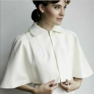 NWT Elly Wool Cape Ivory One Size